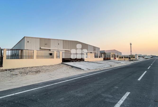 Warehouse - Studio for rent in East Industrial Street - Birkat Al Awamer - Al Wakra