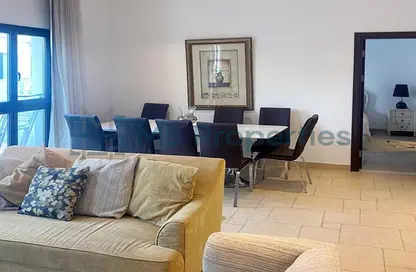 Apartment - 2 Bedrooms - 3 Bathrooms for rent in Carnaval - Qanat Quartier - The Pearl Island - Doha