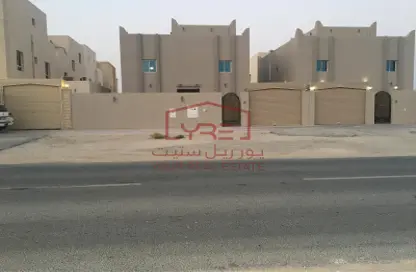 Villa - Studio - 7 Bathrooms for rent in Umm Qarn - Al Daayen