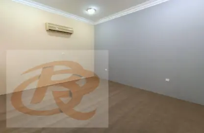 Villa - 4 Bedrooms - 3 Bathrooms for rent in OqbaBin Nafie Steet - Old Airport Road - Doha