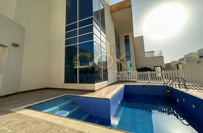 Villa - 4 Bedrooms - 5 Bathrooms for rent in Ain Khalid Gate - Ain Khaled - Doha