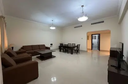 Apartment - 2 Bedrooms - 2 Bathrooms for rent in Fereej Bin Mahmoud North - Fereej Bin Mahmoud - Doha