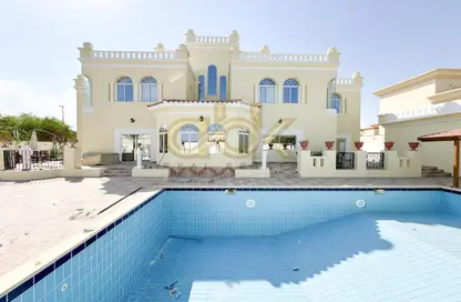 Villa - 5 Bedrooms for rent in Onaiza - Onaiza - Doha