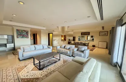 Apartment - 2 Bedrooms - 3 Bathrooms for rent in East Porto Drive - Porto Arabia - The Pearl Island - Doha