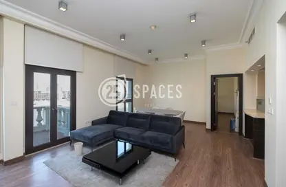 Apartment - 3 Bedrooms - 4 Bathrooms for rent in Mercato - Qanat Quartier - The Pearl Island - Doha