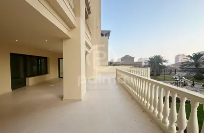 Apartment - 2 Bedrooms - 3 Bathrooms for rent in West Porto Drive - Porto Arabia - The Pearl Island - Doha