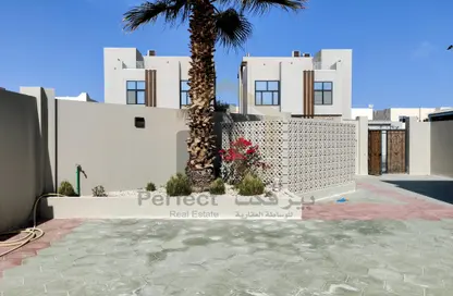 Villa - 5 Bedrooms - 5 Bathrooms for rent in Abu Hamour - Doha