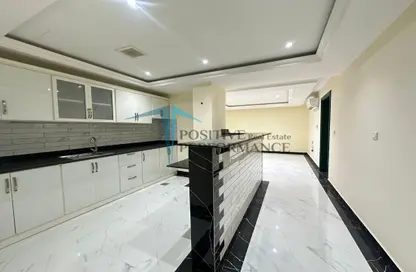 Apartment - 1 Bedroom - 1 Bathroom for rent in Les Roses Executive Apartments 3 - Al Mansoura - Doha