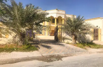 Villa - 6 Bedrooms - 7+ Bathrooms for sale in Wadi Al Shaheeniya Street - Ain Khaled - Doha