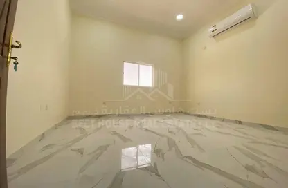 Villa - 2 Bedrooms - 1 Bathroom for rent in Al Murrah - Al Rayyan - Doha