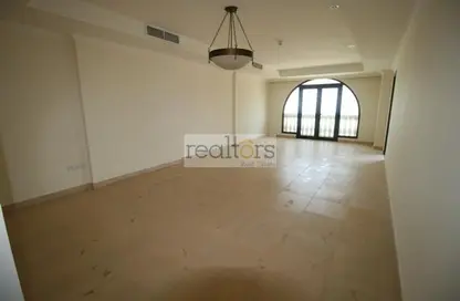 Apartment - 1 Bedroom - 2 Bathrooms for sale in Tower 5 - Porto Arabia - The Pearl Island - Doha