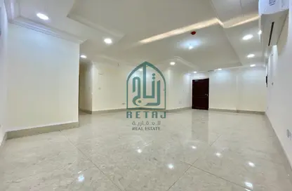 Apartment - 1 Bedroom - 2 Bathrooms for rent in Umm Ghwailina Comm - Umm Ghuwalina - Umm Ghuwailina - Doha