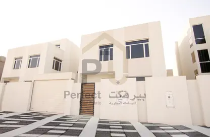 Villa - 5 Bedrooms - 7 Bathrooms for sale in Ain Khaled - Doha