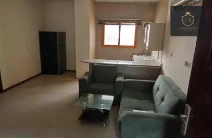 Apartment - 1 Bedroom - 1 Bathroom for rent in Umm Ghuwalina - Umm Ghuwailina - Doha