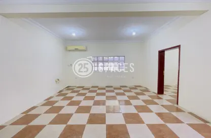 Apartment - 3 Bedrooms - 2 Bathrooms for rent in Muntazah 7 - Al Muntazah - Doha