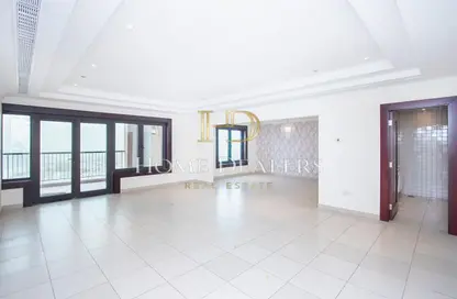 Apartment - 2 Bedrooms - 3 Bathrooms for sale in West Porto Drive - Porto Arabia - The Pearl Island - Doha