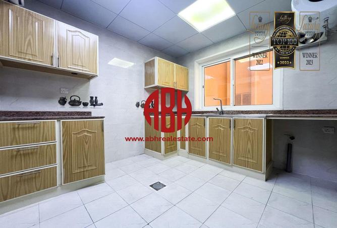 Apartment - 2 Bedrooms - 3 Bathrooms for rent in Thabit Bin Zaid Street - Al Mansoura - Doha