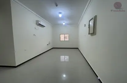 Apartment - 3 Bedrooms - 2 Bathrooms for rent in Tadmur Street - Old Airport Road - Doha