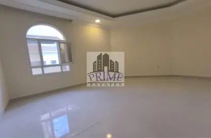 Apartment - 2 Bedrooms - 2 Bathrooms for rent in Bin Omran - Fereej Bin Omran - Doha