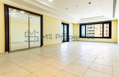 Apartment - 2 Bedrooms - 3 Bathrooms for sale in West Porto Drive - Porto Arabia - The Pearl Island - Doha