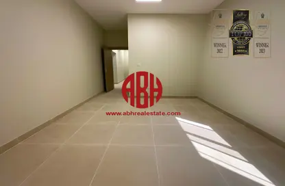 Apartment - 2 Bedrooms - 1 Bathroom for rent in Al Khair Tower - Corniche Road - Corniche Road - Doha