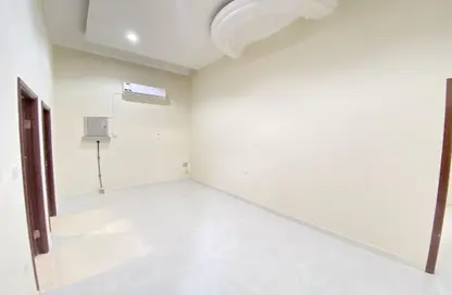 Apartment - 1 Bedroom - 1 Bathroom for rent in Bu Hamour Street - Abu Hamour - Doha