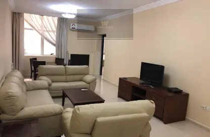 Apartment - 2 Bedrooms - 2 Bathrooms for rent in Anas Street - Fereej Bin Mahmoud North - Fereej Bin Mahmoud - Doha