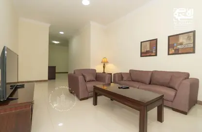 Apartment - 2 Bedrooms - 2 Bathrooms for rent in Gulf Residence 13 - Al Muntazah - Doha