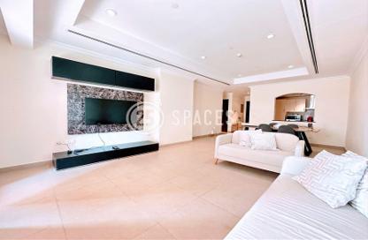 Apartment - 1 Bedroom - 2 Bathrooms for rent in West Porto Drive - Porto Arabia - The Pearl Island - Doha