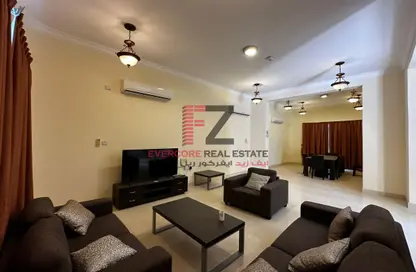 Compound - 4 Bedrooms - 4 Bathrooms for rent in Down Town - Al Khor