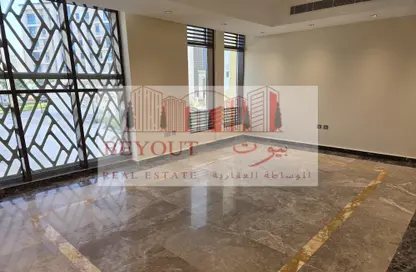 Apartment - 2 Bedrooms - 2 Bathrooms for rent in The Pearl Island - Doha