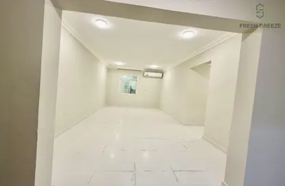 Apartment - 3 Bedrooms - 2 Bathrooms for rent in Musheireb - Musheireb - Doha