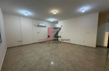 Apartment - 2 Bedrooms - 2 Bathrooms for rent in Down Town - Al Khor