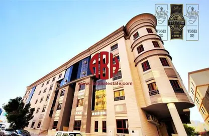 Apartment - 3 Bedrooms - 3 Bathrooms for rent in Building 12 - Abu Umama Street - Al Muntazah - Doha