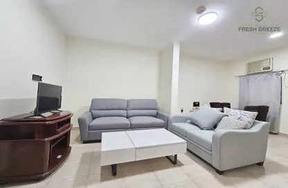 Apartment - 2 Bedrooms - 2 Bathrooms for rent in Old Salata - Salata - Doha