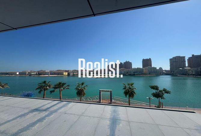 Apartment - 2 Bedrooms - 4 Bathrooms for rent in Gewan Island - The Pearl Island - Doha