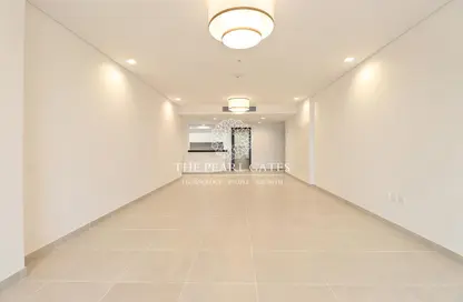 Apartment - 2 Bedrooms - 3 Bathrooms for sale in Al Mutahidah Tower - Viva Bahriyah - The Pearl Island - Doha