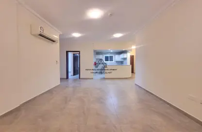 Apartment - 2 Bedrooms - 2 Bathrooms for rent in Hiteen Street - Al Muntazah - Doha