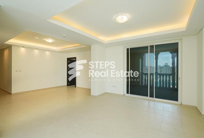 Apartment - 2 Bedrooms - 3 Bathrooms for sale in Viva West - Viva Bahriyah - The Pearl Island - Doha