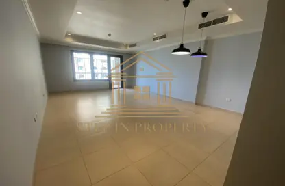 Apartment - 2 Bedrooms - 3 Bathrooms for rent in West Porto Drive - Porto Arabia - The Pearl Island - Doha