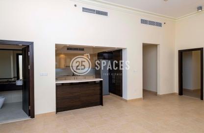 Apartment - 2 Bedrooms - 3 Bathrooms for rent in Carnaval - Qanat Quartier - The Pearl Island - Doha