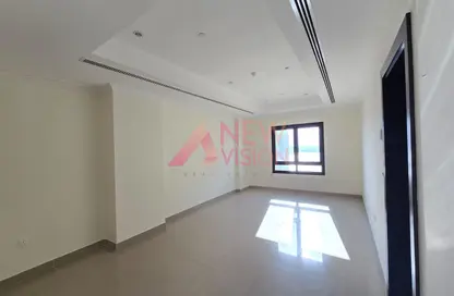 Apartment - 1 Bedroom - 2 Bathrooms for rent in Porto Arabia - The Pearl Island - Doha