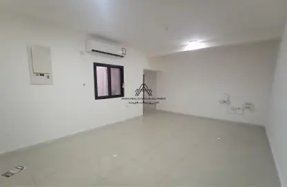 Apartment - 2 Bedrooms - 2 Bathrooms for rent in Al Mansoura - Al Mansoura - Doha