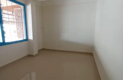 Apartment - 4 Bedrooms - 2 Bathrooms for rent in Fereej Kulaib - Doha