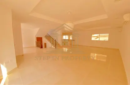 Compound - 3 Bedrooms - 3 Bathrooms for rent in Umm Al Seneem Street - Ain Khaled - Doha