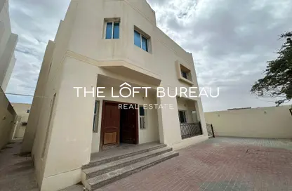 Villa - 4 Bedrooms - 7 Bathrooms for rent in Umm Al Seneem Street - Ain Khaled - Doha