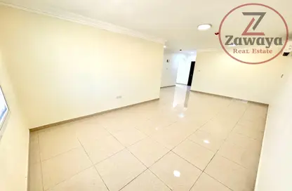 Apartment - 2 Bedrooms - 2 Bathrooms for rent in Al Nasr Street - Al Nasr - Doha