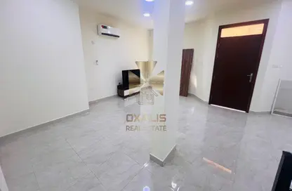 Villa - 5 Bedrooms - 5 Bathrooms for rent in Bu Hamour Street - Abu Hamour - Doha