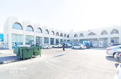 Shop - Studio - 3 Bathrooms for rent in Fereej Bin Omran - Doha