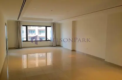 Apartment - 2 Bedrooms - 3 Bathrooms for sale in Tower 14 - Porto Arabia - The Pearl Island - Doha